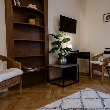 Viola Family Apartman Free Parking Pecs Exterior photo